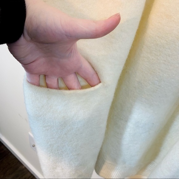 Wilfred Free Aritzia Cream White Wool Cardigan Sweater Sz XS - Picture 4 of 8